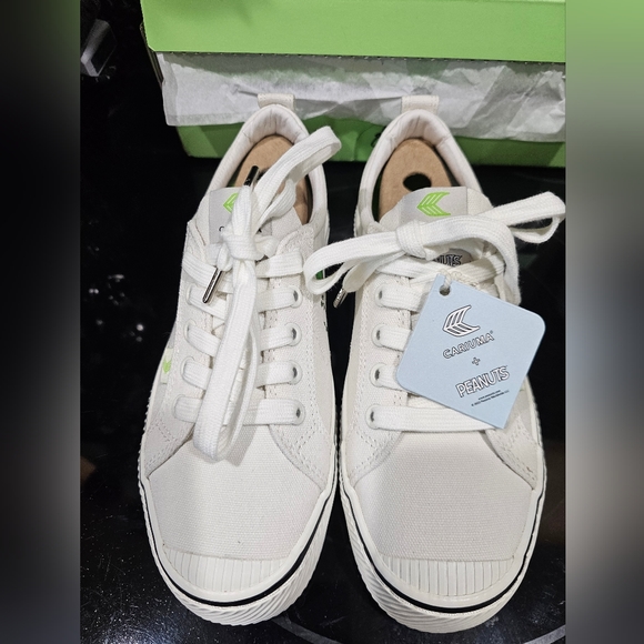 Cariuma Shoes - Cariuma + Peanuts OCA Low Earth Day Off-White Canvas Sneaker Size 5.5M/7W NIB
